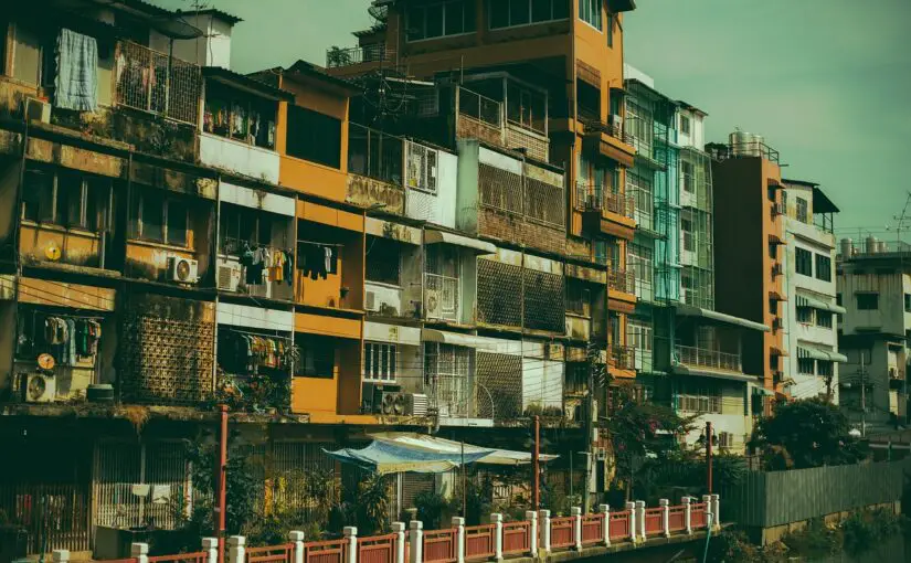 The Charm of “Urban Poor” Architecture