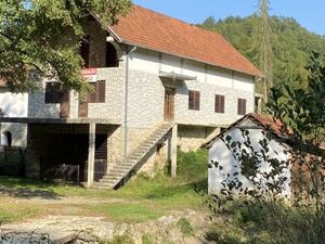 I am selling a house in Lucani - Donji Dubac