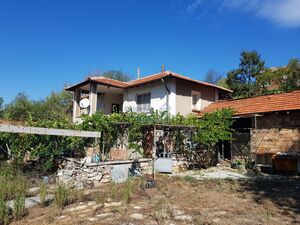 Rural Bulgarian property at the foot of Sakar mountain Hasko