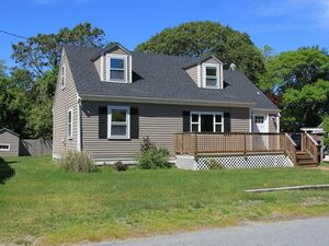Beautiful 3 bedroom 2.5 bathroom Cape located in one of the 