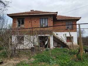 Мassive two storeyed house with 6 rooms near Bolyarovo