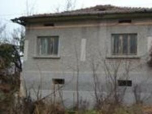Cheap Property located in the mountain village of Nikolaevo 