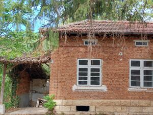 House with garden in Shirokovo village, Ruse region