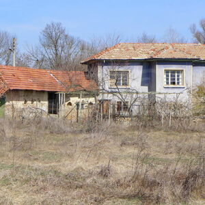 House between Plovdiv and Stara Zagora with 4950 sq.m garden