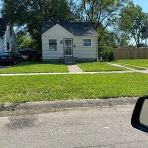 2 Bedroom bungalow for rent in Detroit