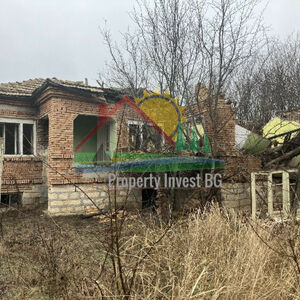 Large regulated corner plot 3500m², House 100m2, Varna,